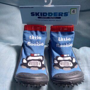 Skidders toddler boy's size 4- 24 months sock shoes! Brand New!